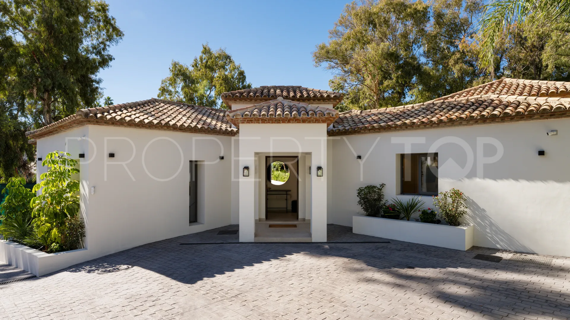 Villa for sale in La Cerquilla with 5 bedrooms