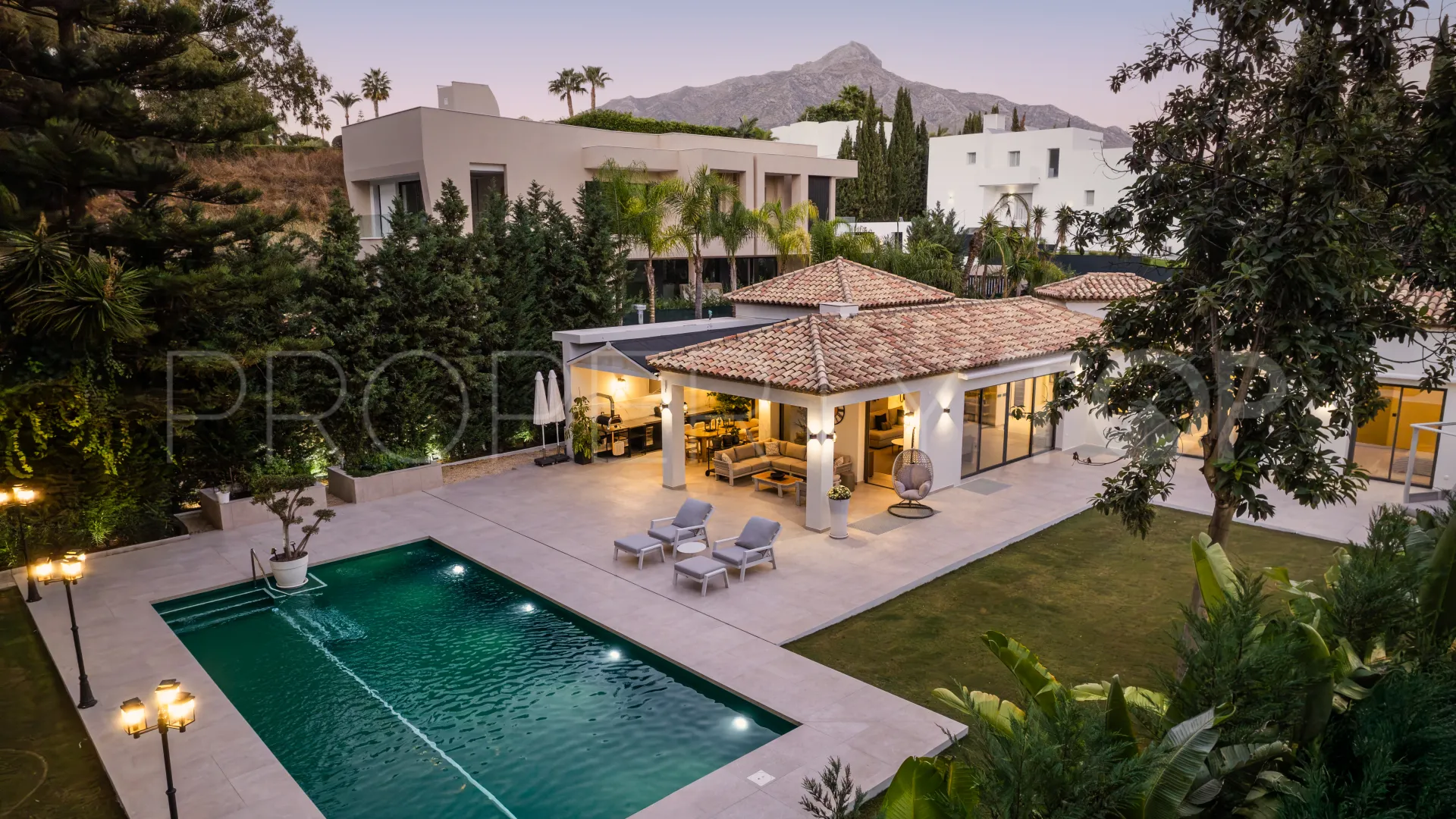 Villa for sale in La Cerquilla with 5 bedrooms