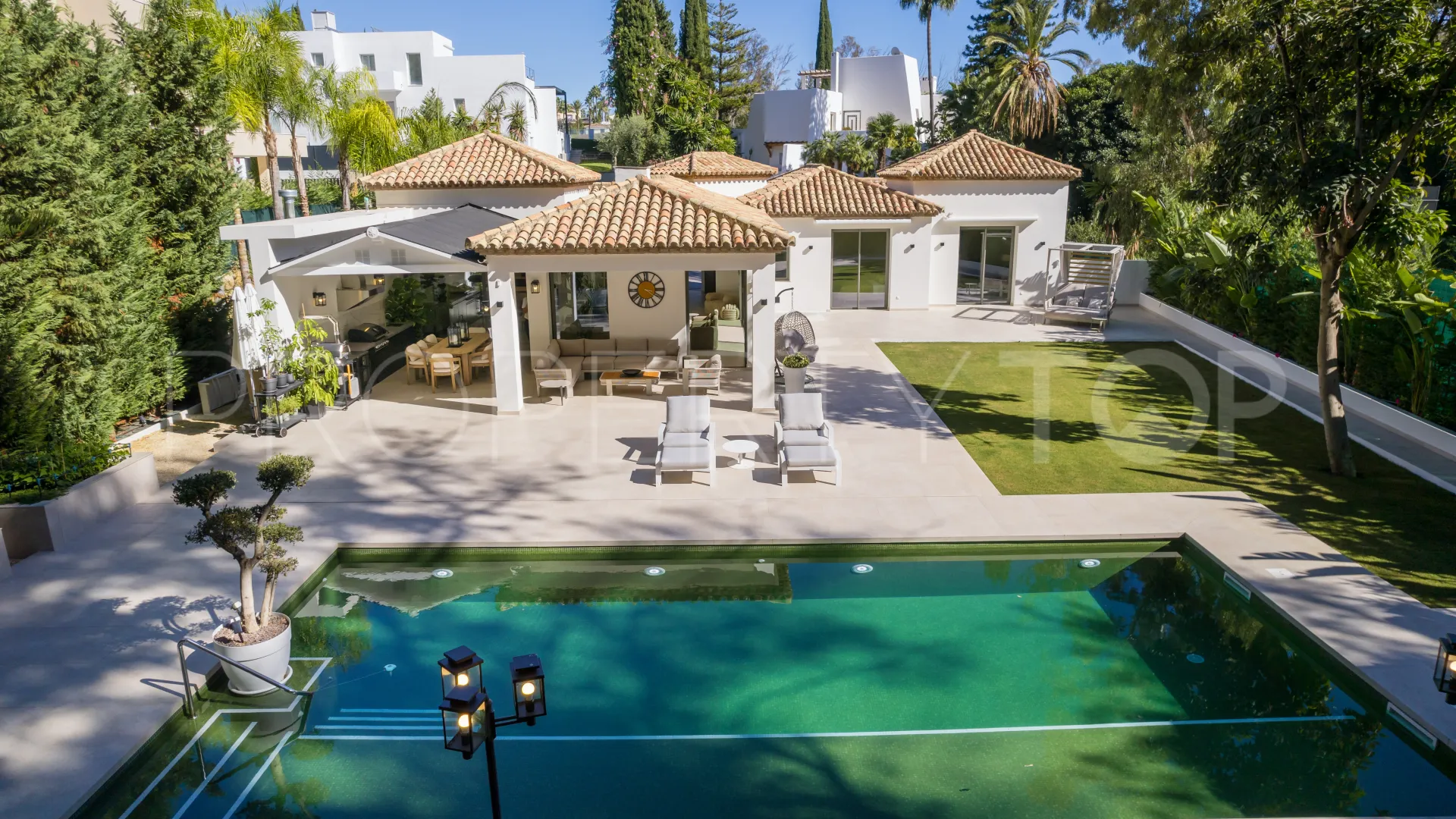 Villa for sale in La Cerquilla with 5 bedrooms