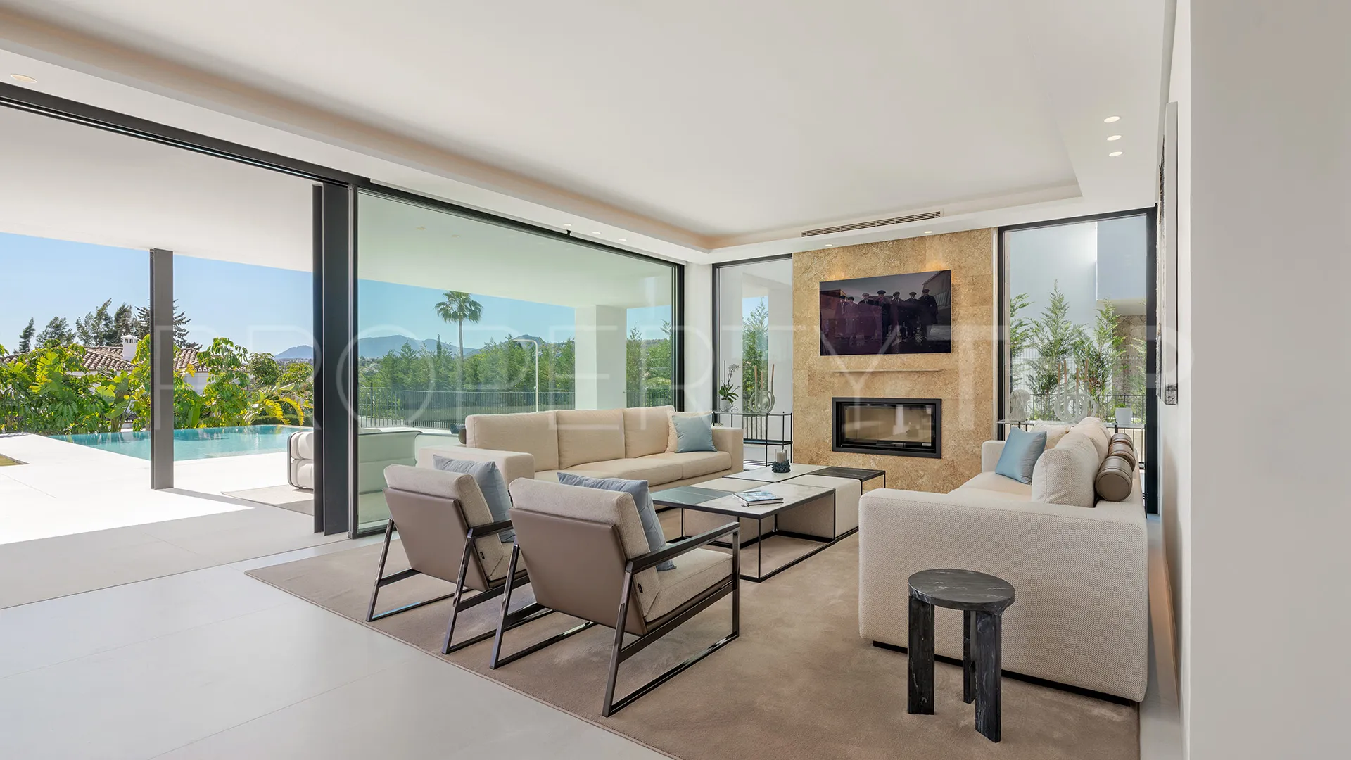 Nueva Andalucia, villa de 5 dormitorios en venta
