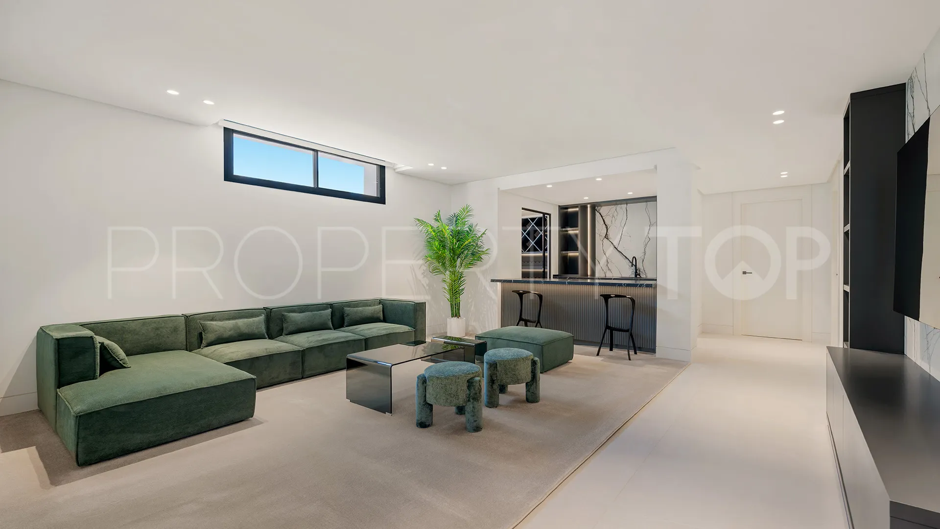 Nueva Andalucia, villa de 5 dormitorios en venta