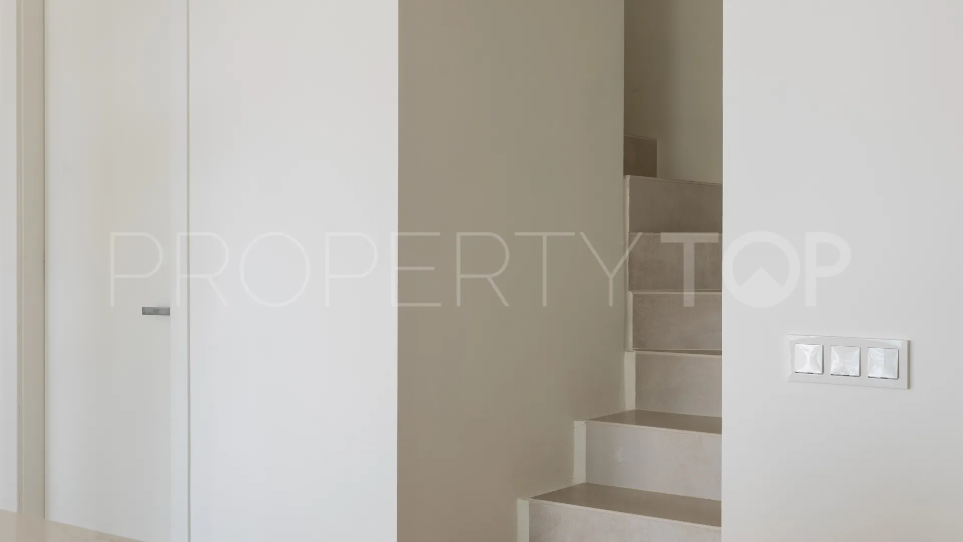 Los Naranjos duplex penthouse for sale