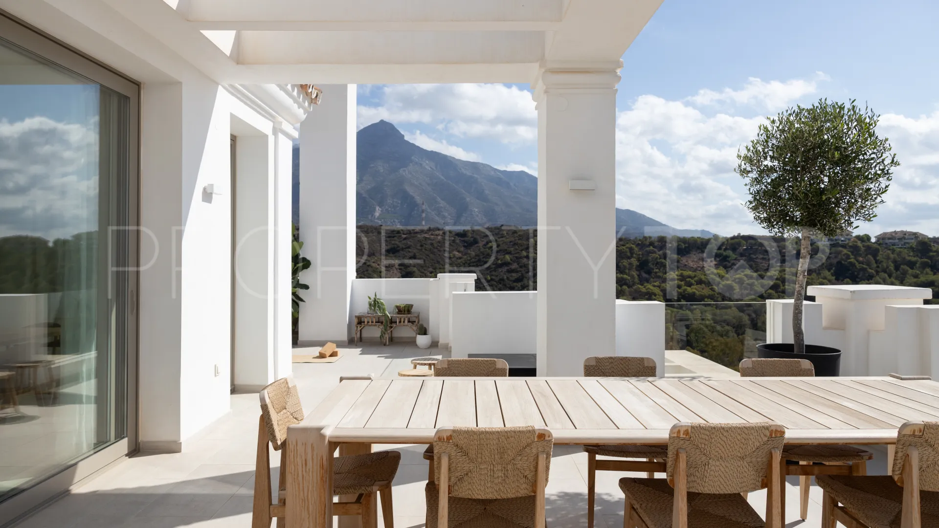 Los Naranjos duplex penthouse for sale