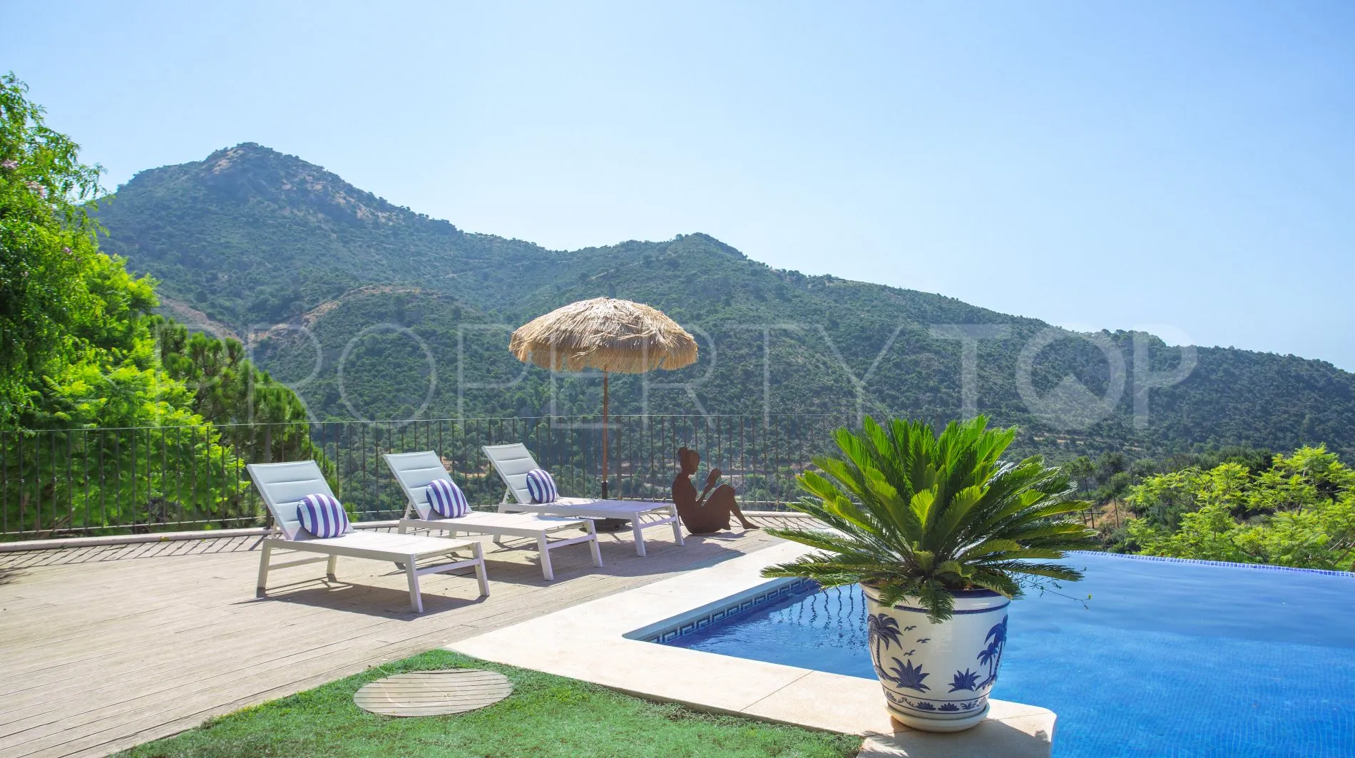 For sale Monte Mayor villa