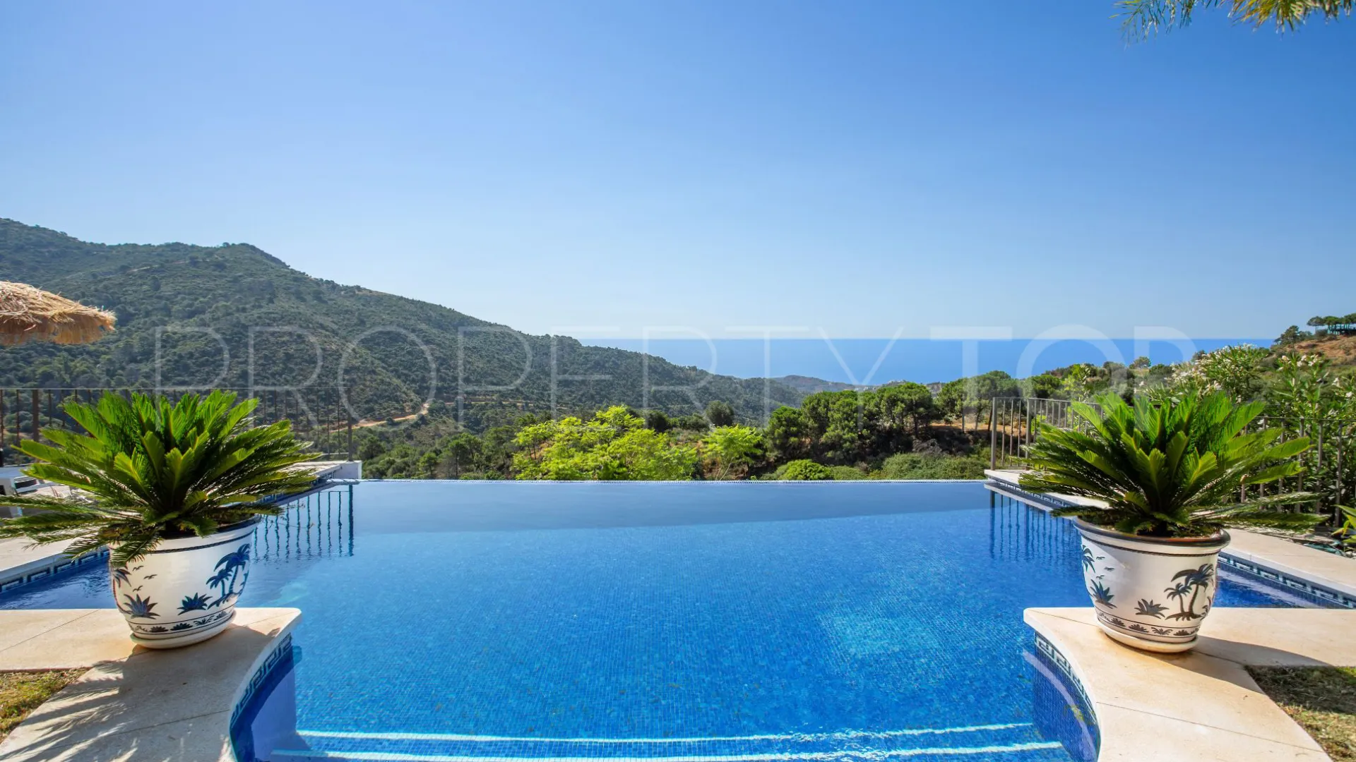 For sale Monte Mayor villa