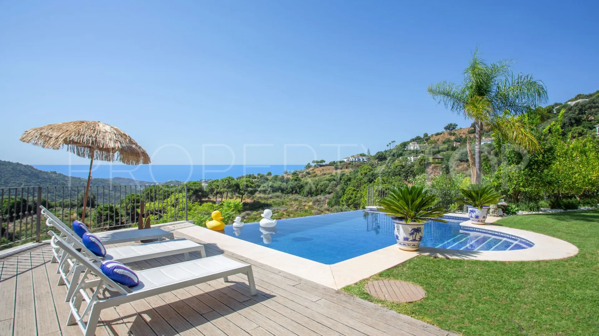 For sale Monte Mayor villa
