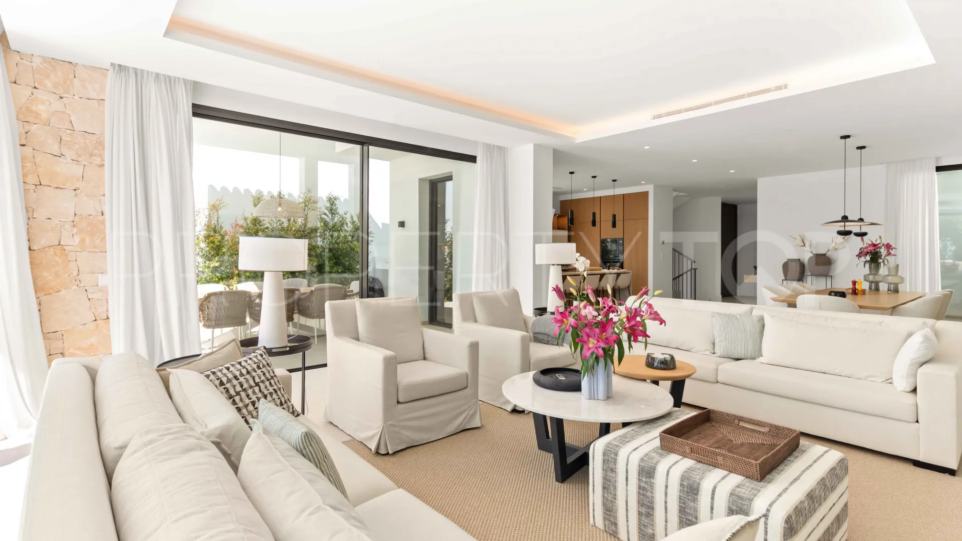 For sale villa with 5 bedrooms in San Pedro de Alcantara