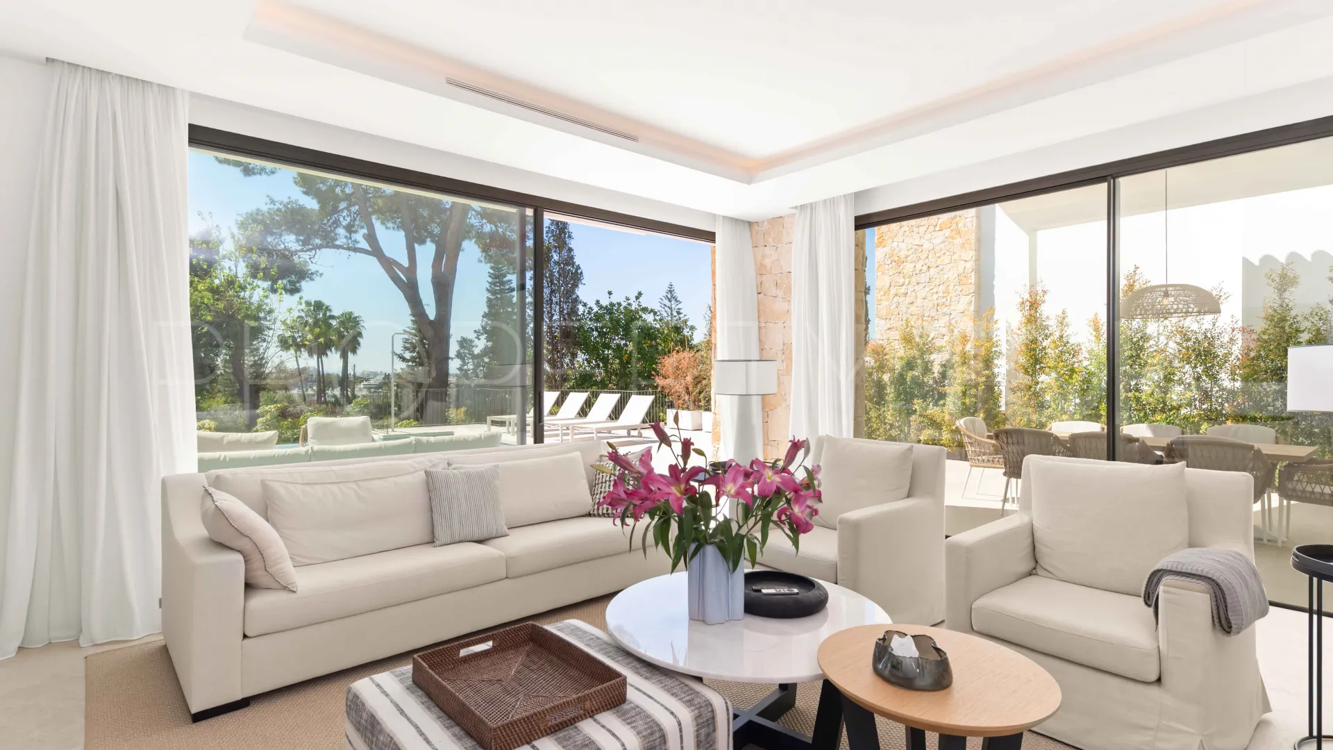 For sale villa with 5 bedrooms in San Pedro de Alcantara