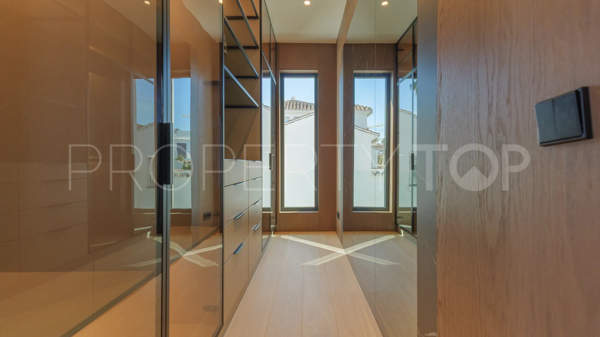 For sale villa in Marbesa with 4 bedrooms
