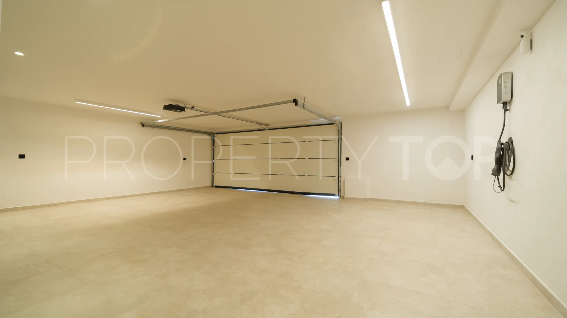 For sale villa in Marbesa with 4 bedrooms