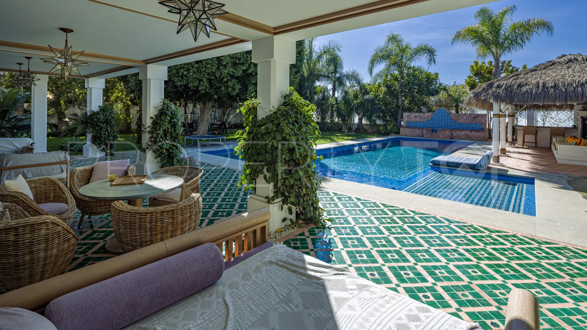For sale villa with 5 bedrooms in Aloha