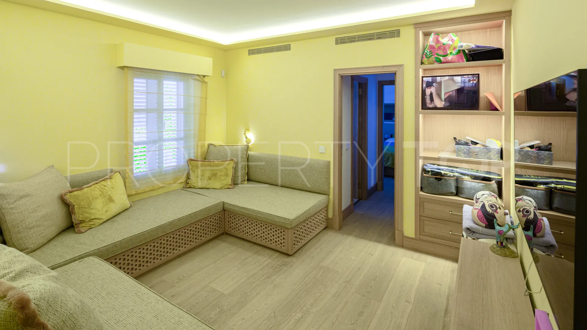 For sale villa with 5 bedrooms in Aloha