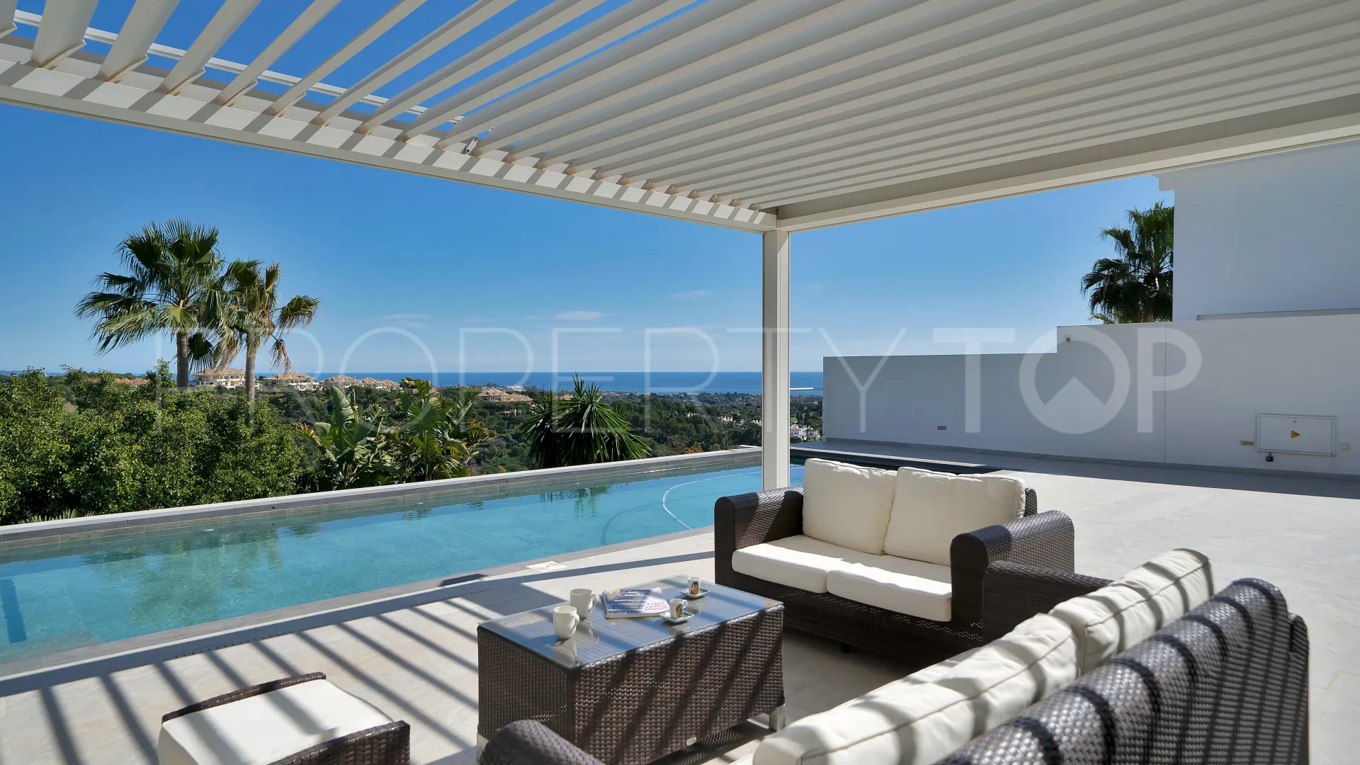 Villa in Las Lomas de Nueva Andalucia for sale