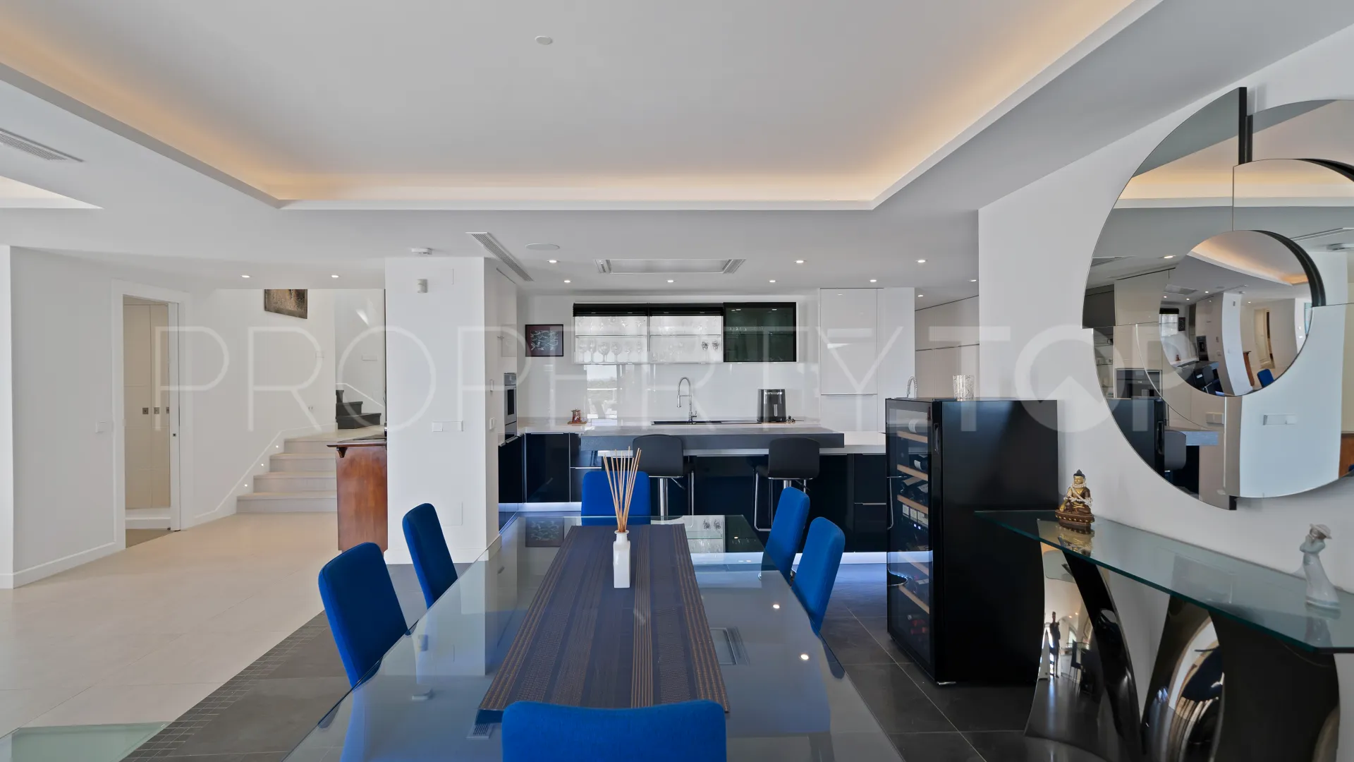 Villa in Las Lomas de Nueva Andalucia for sale