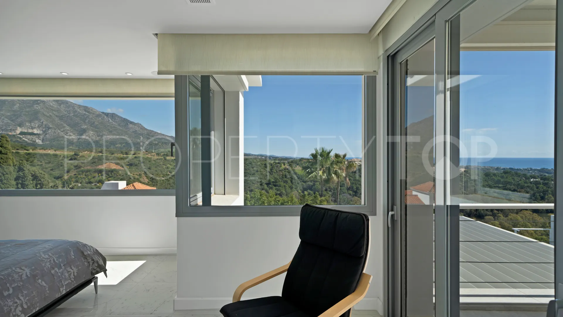Villa in Las Lomas de Nueva Andalucia for sale