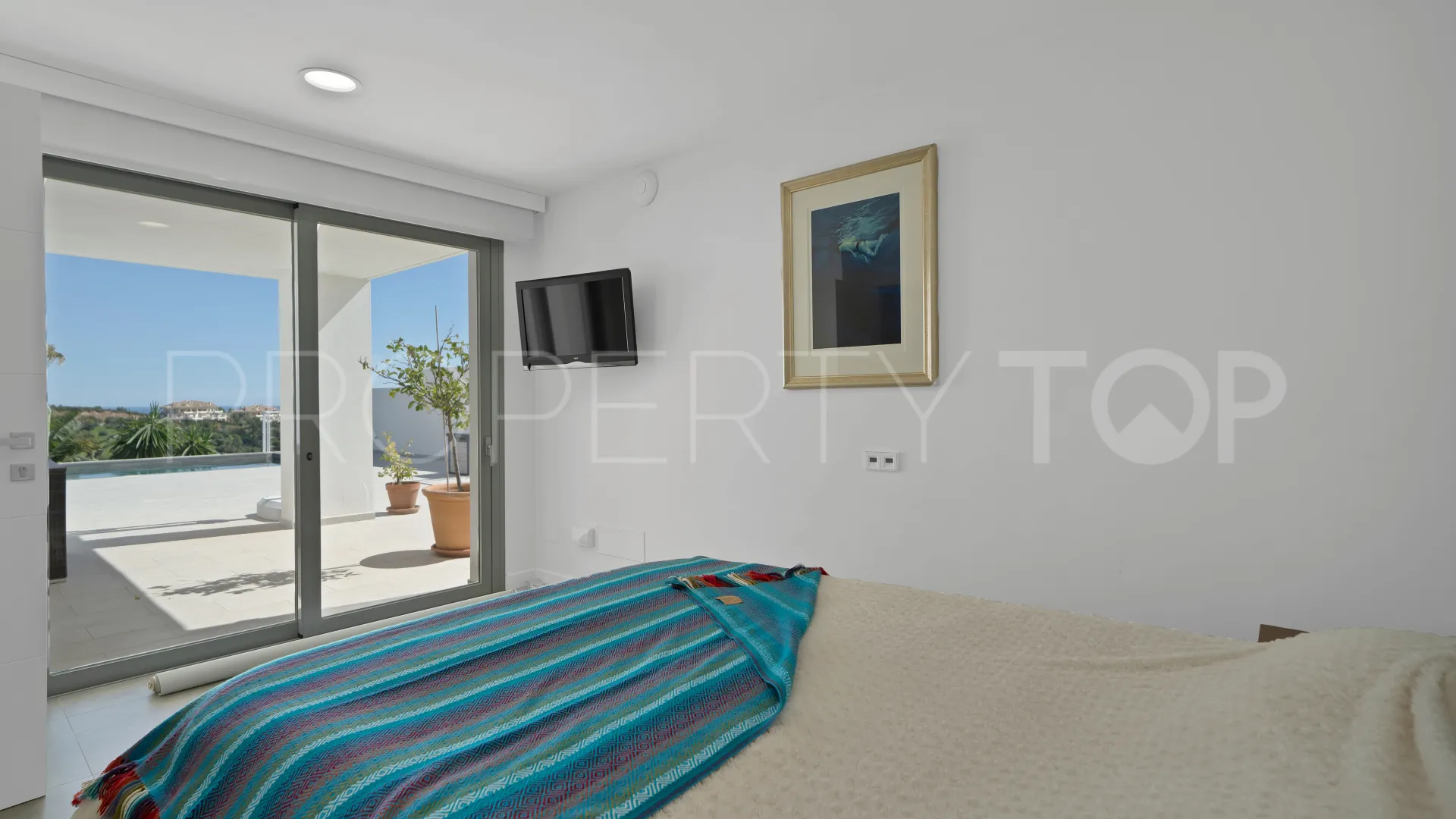 Villa in Las Lomas de Nueva Andalucia for sale