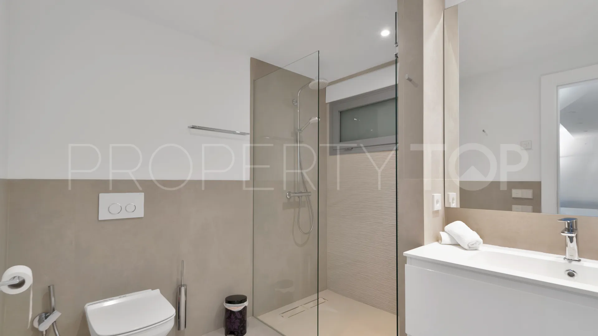 Villa in Las Lomas de Nueva Andalucia for sale