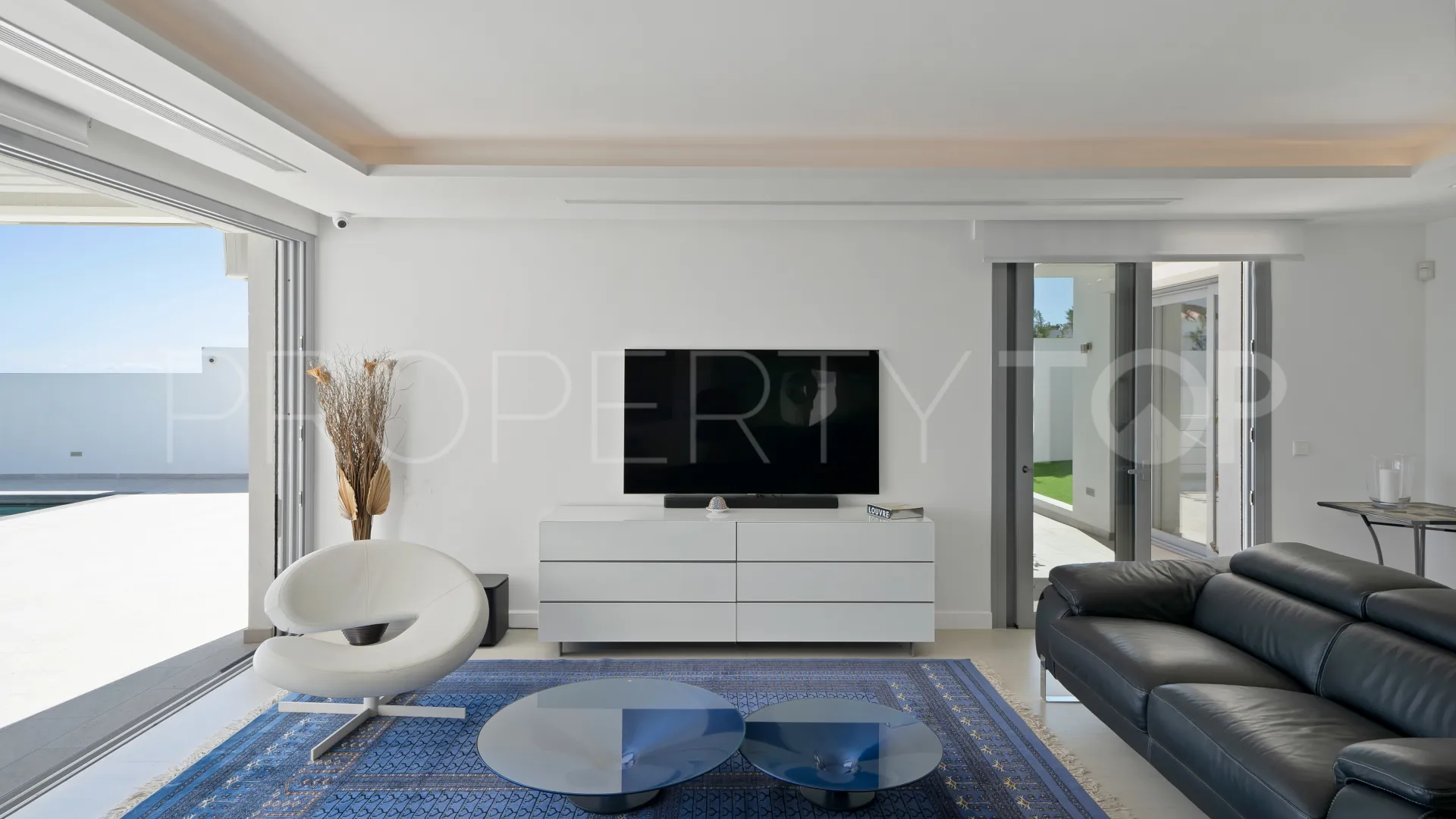 Villa in Las Lomas de Nueva Andalucia for sale