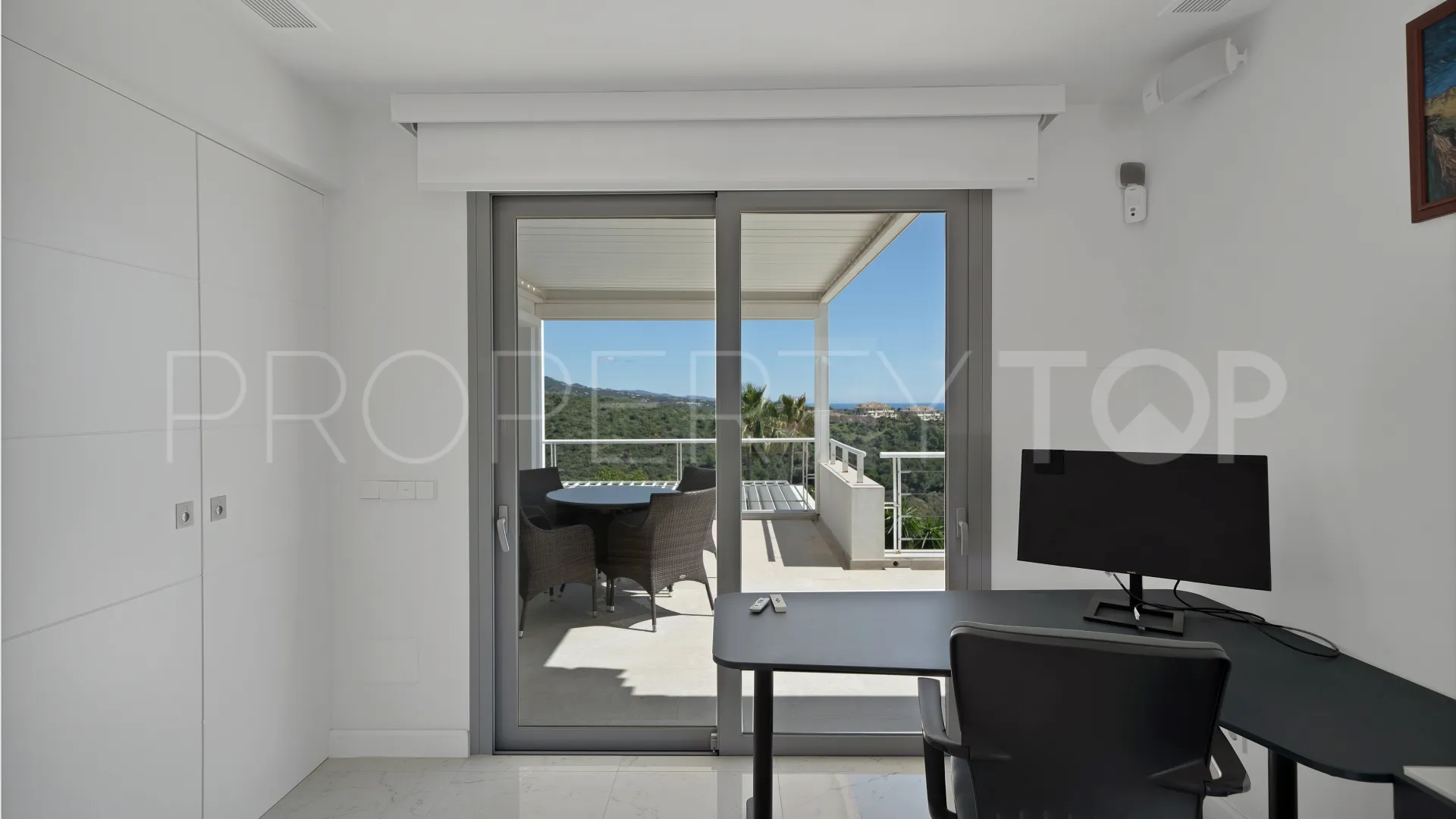 Villa in Las Lomas de Nueva Andalucia for sale