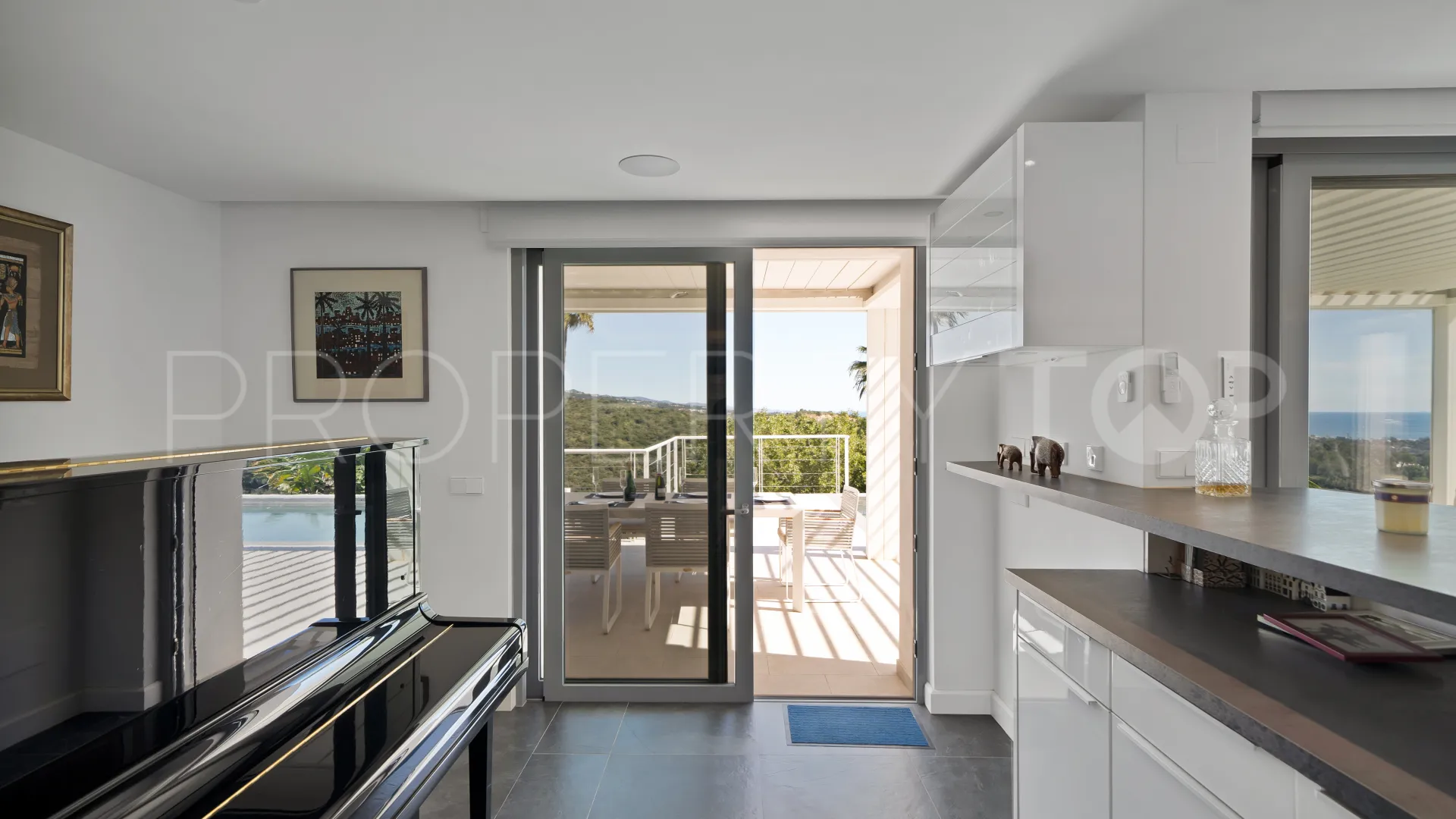 Villa in Las Lomas de Nueva Andalucia for sale