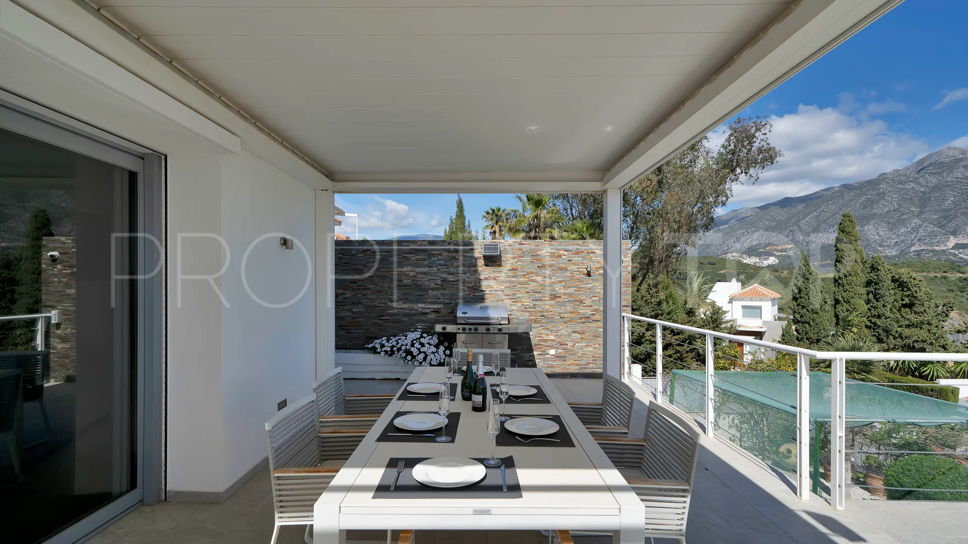Villa in Las Lomas de Nueva Andalucia for sale