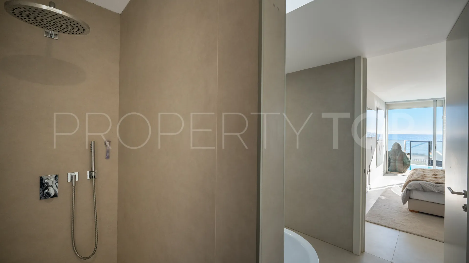 Villa in Estepona for sale