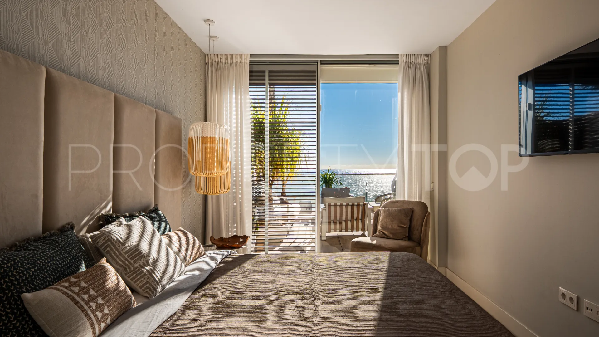 Villa in Estepona for sale
