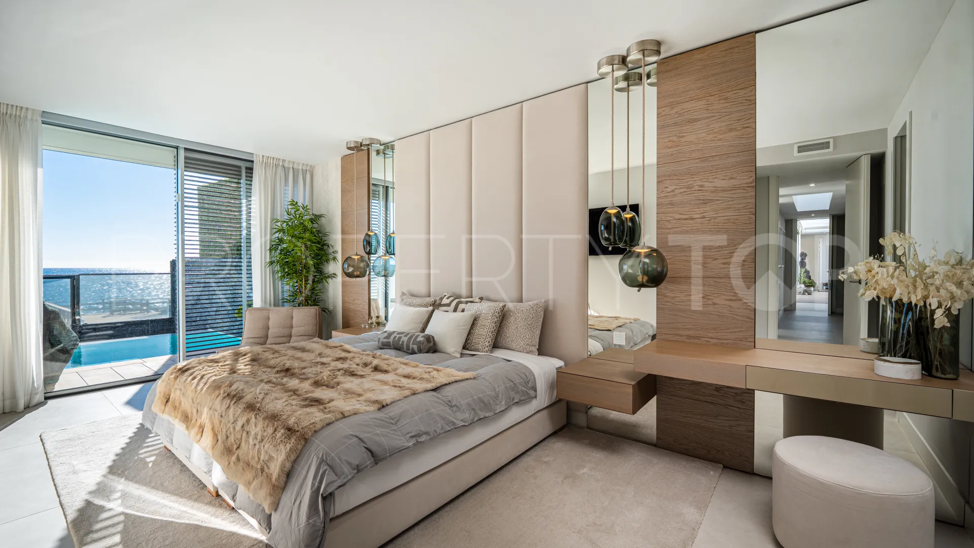 Villa in Estepona for sale