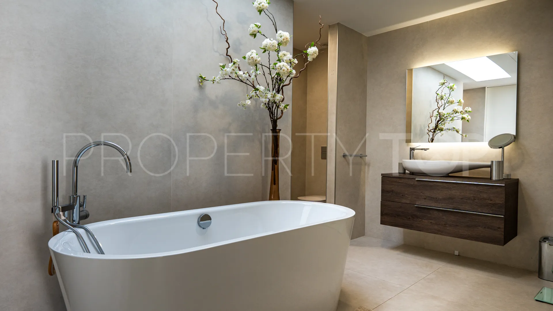 Villa in Estepona for sale