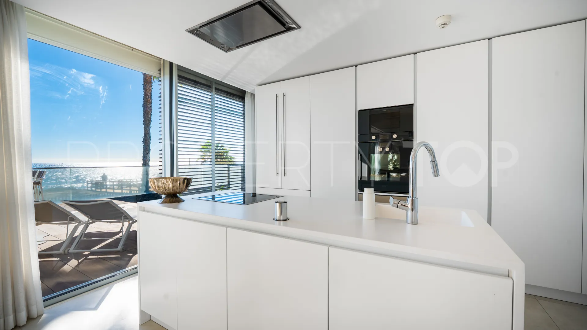 Villa in Estepona for sale