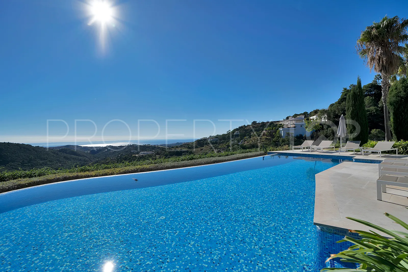 Monte Mayor villa for sale