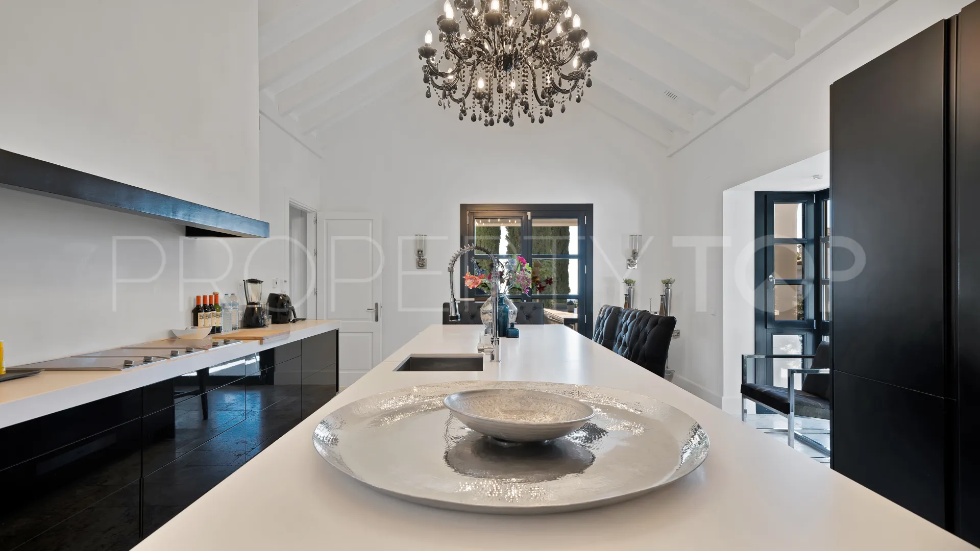 Monte Mayor villa for sale