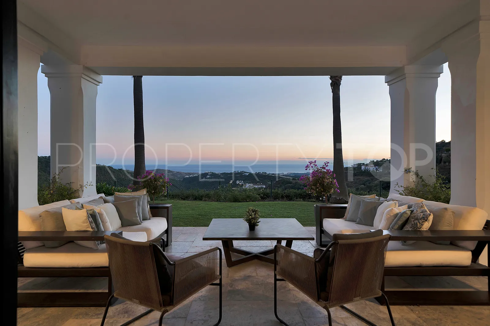 Monte Mayor villa for sale