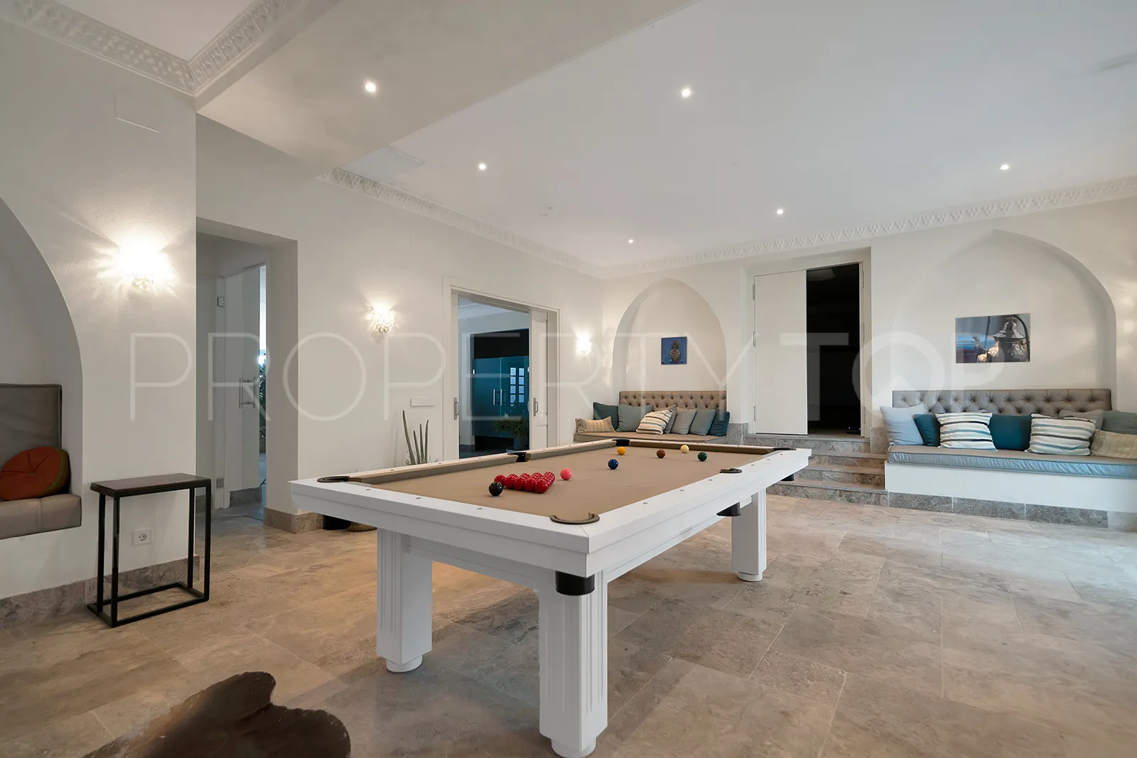 Monte Mayor villa for sale