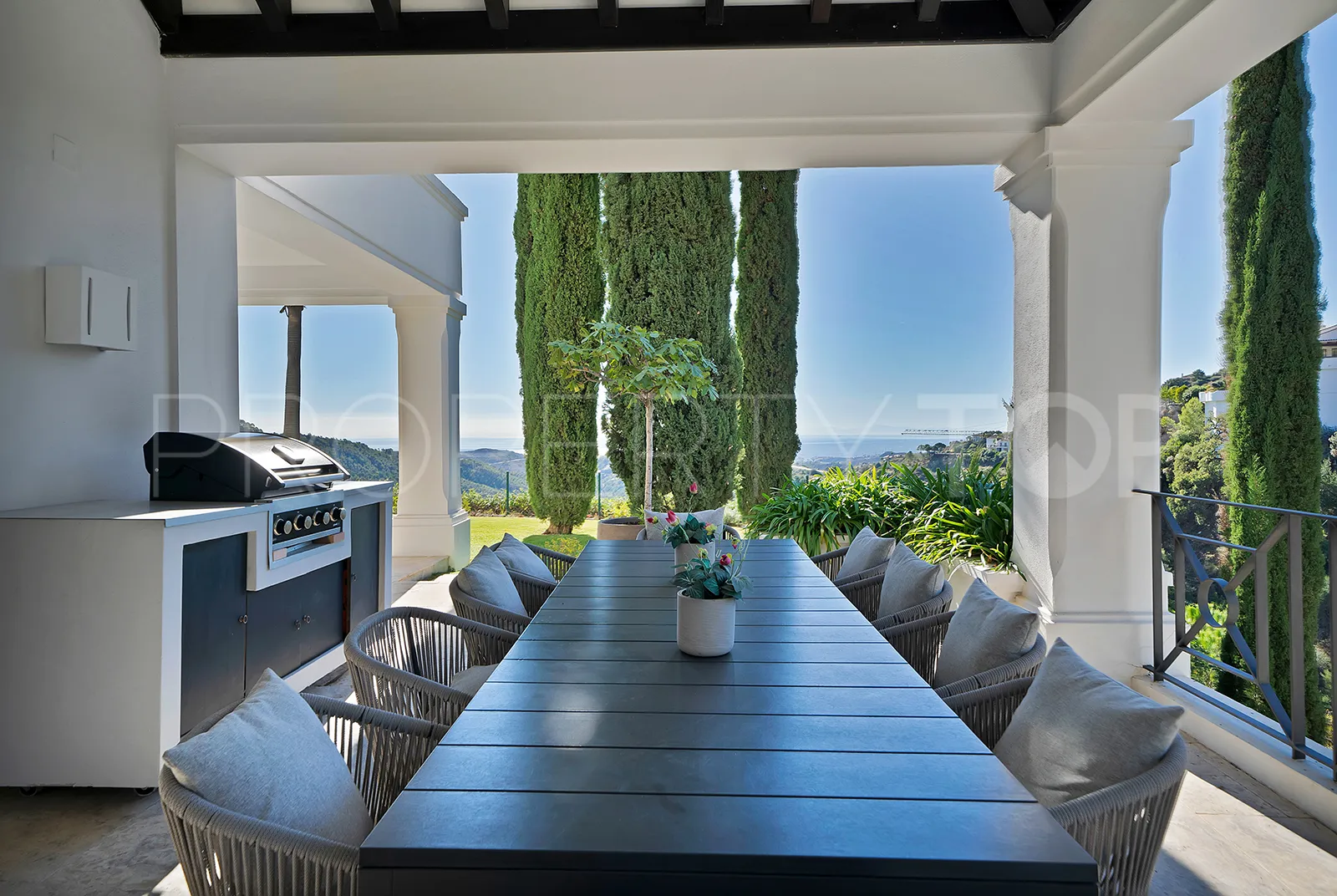Monte Mayor villa for sale