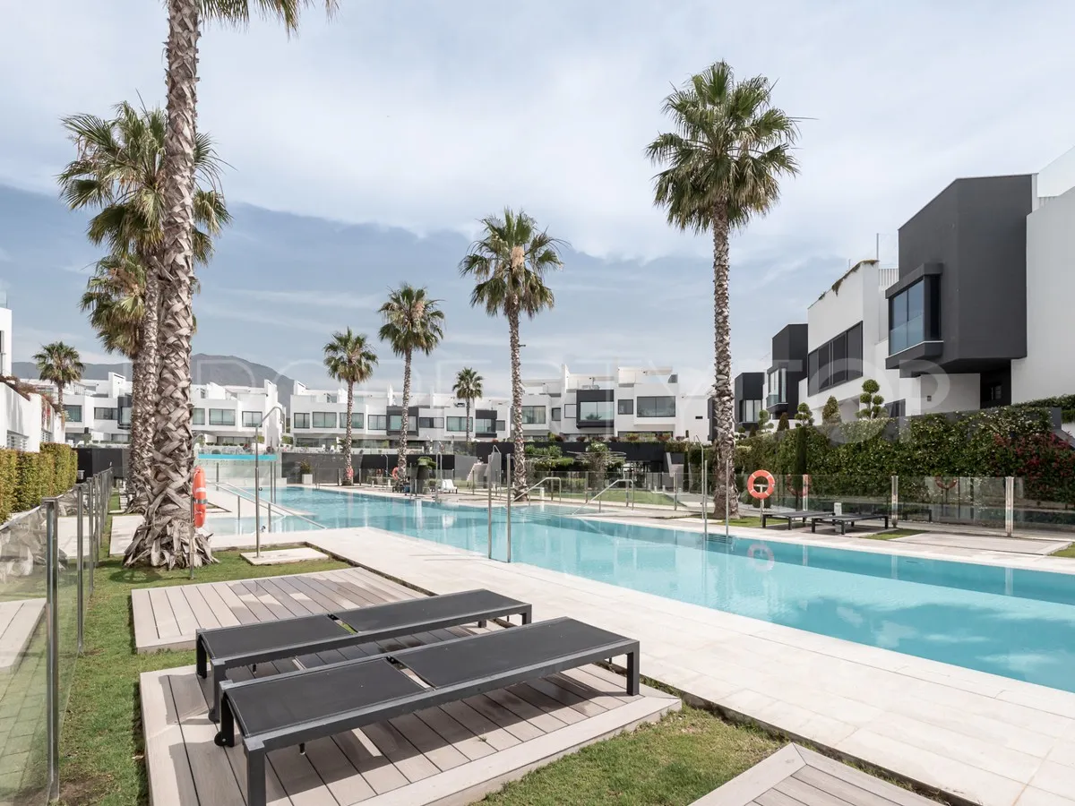 Adosado en venta de 3 dormitorios en Estepona