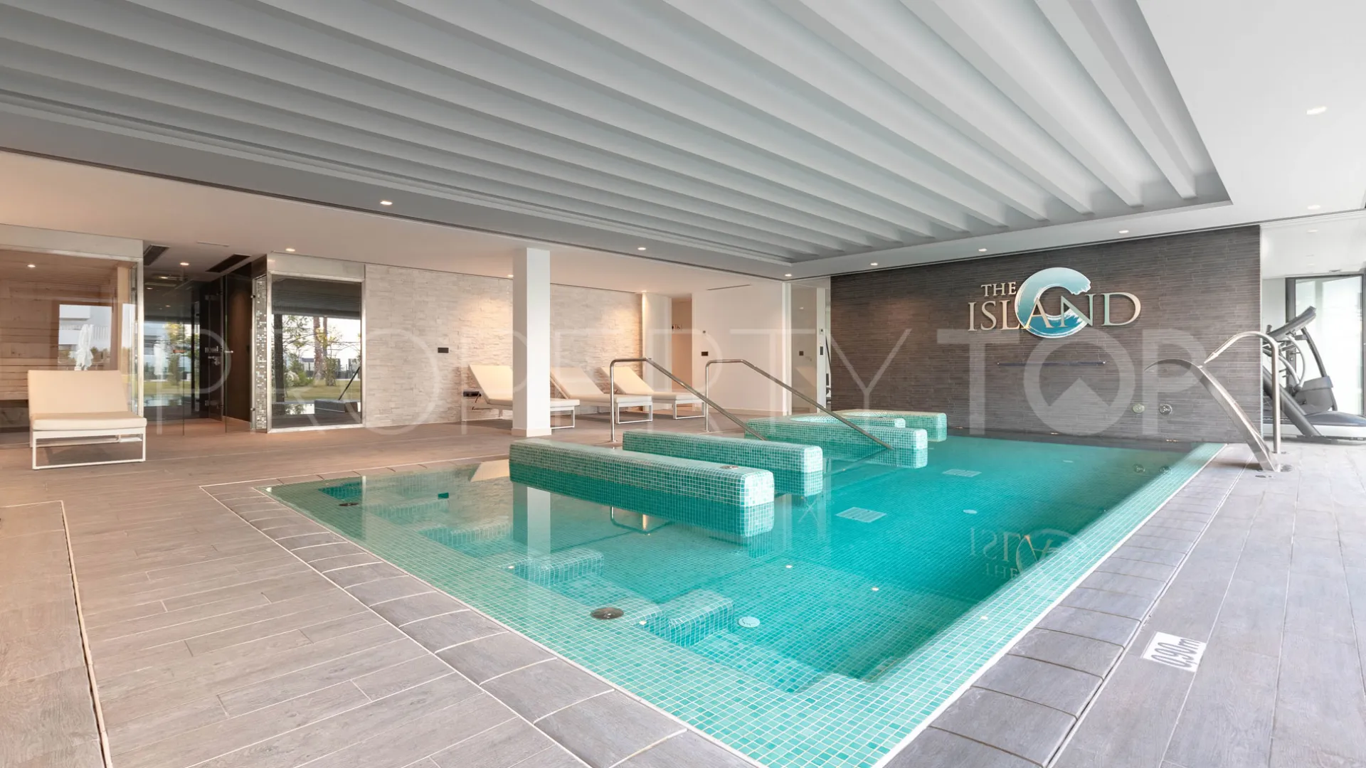 Adosado en venta de 3 dormitorios en Estepona