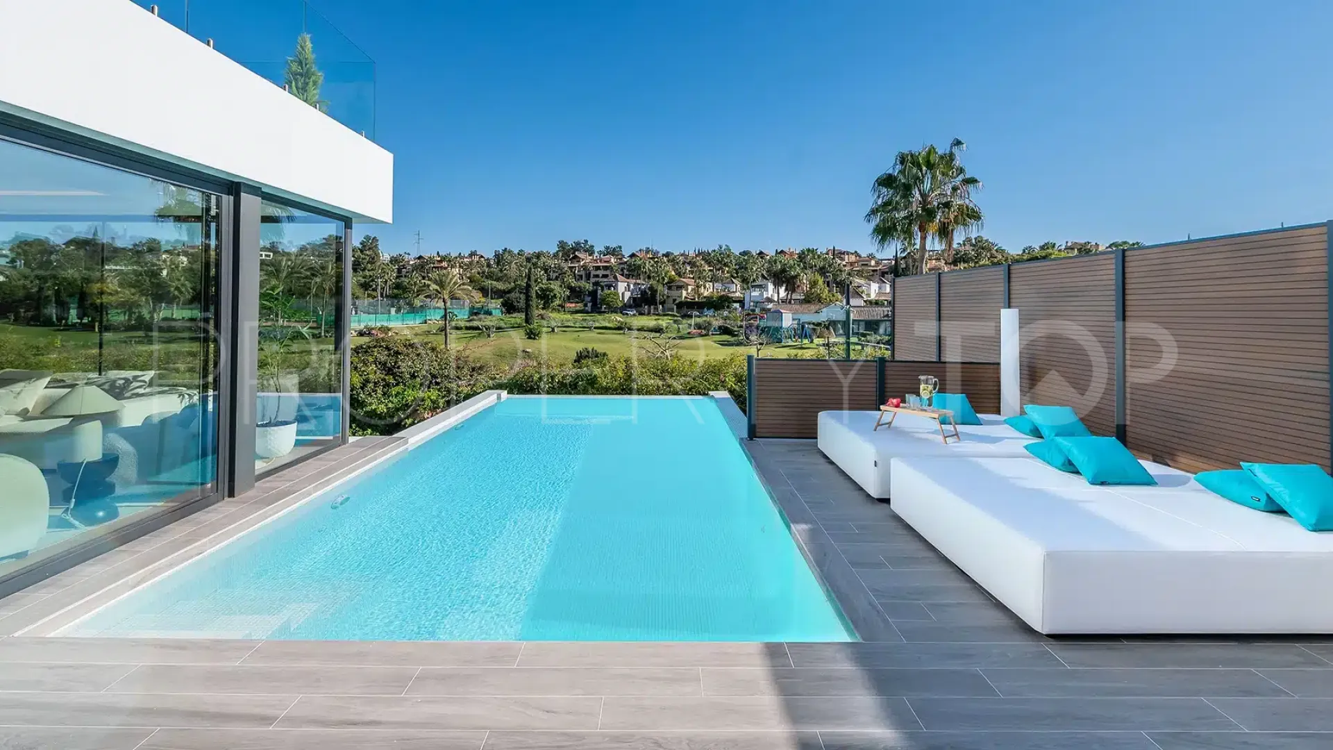 Villa with 5 bedrooms for sale in El Paraiso