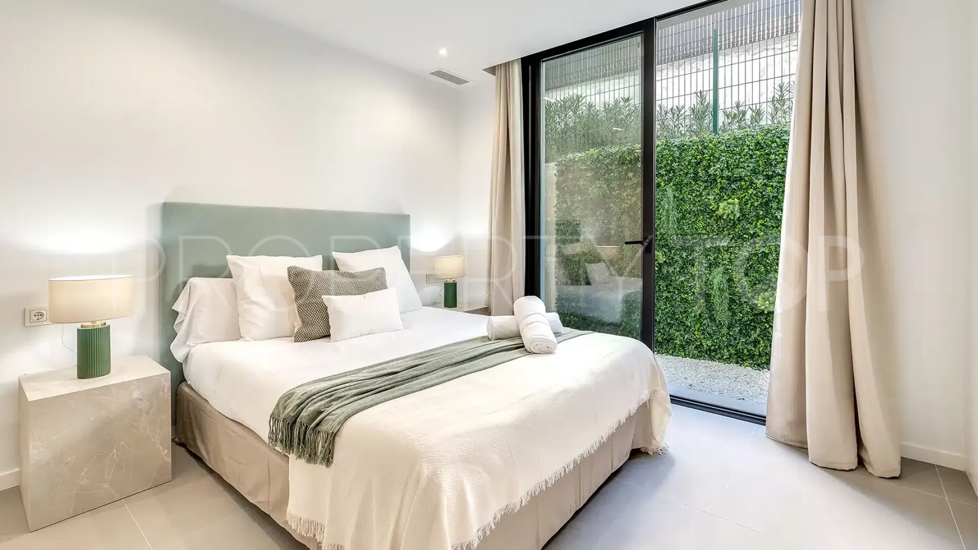 Villa with 5 bedrooms for sale in El Paraiso