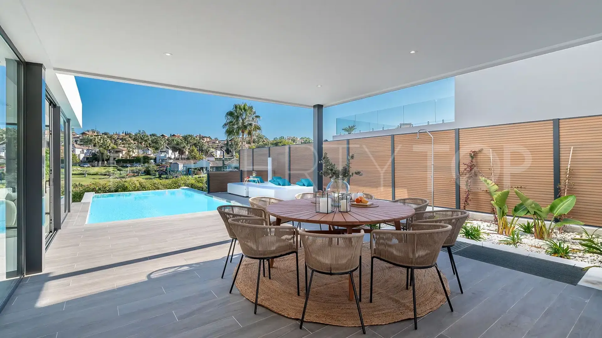 Villa with 5 bedrooms for sale in El Paraiso