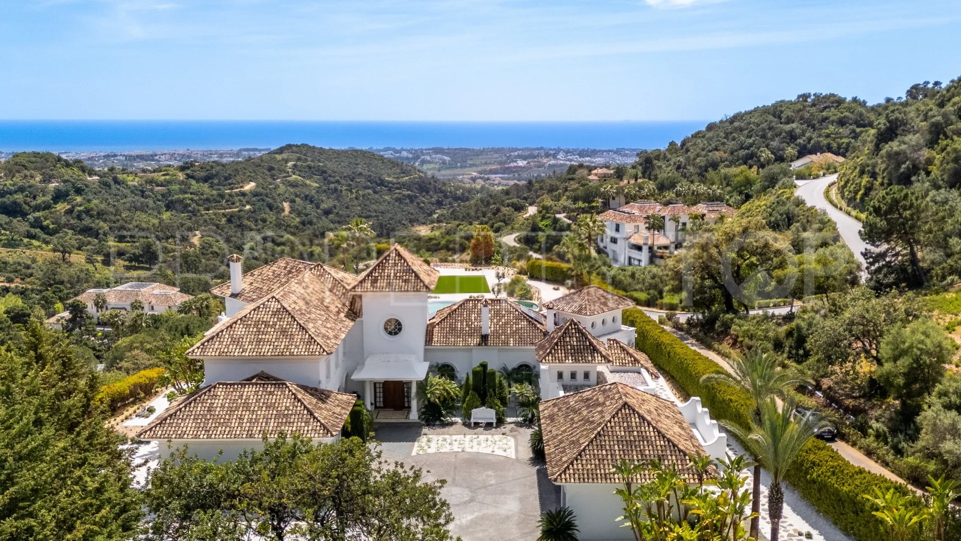Buy villa in La Zagaleta with 5 bedrooms