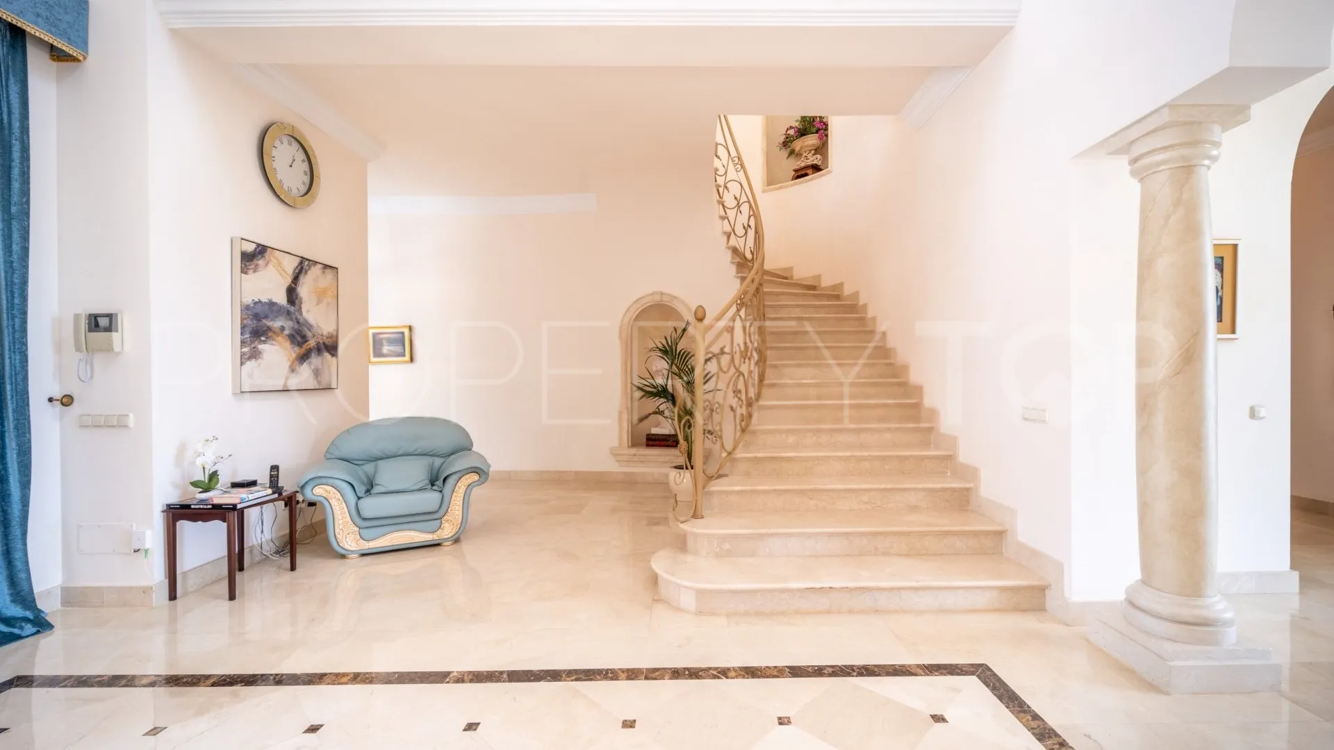 Buy villa in La Zagaleta with 5 bedrooms