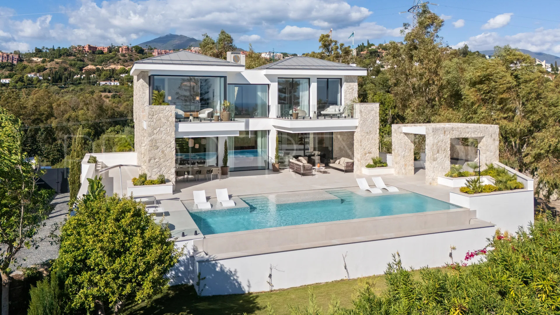 La Quinta villa for sale