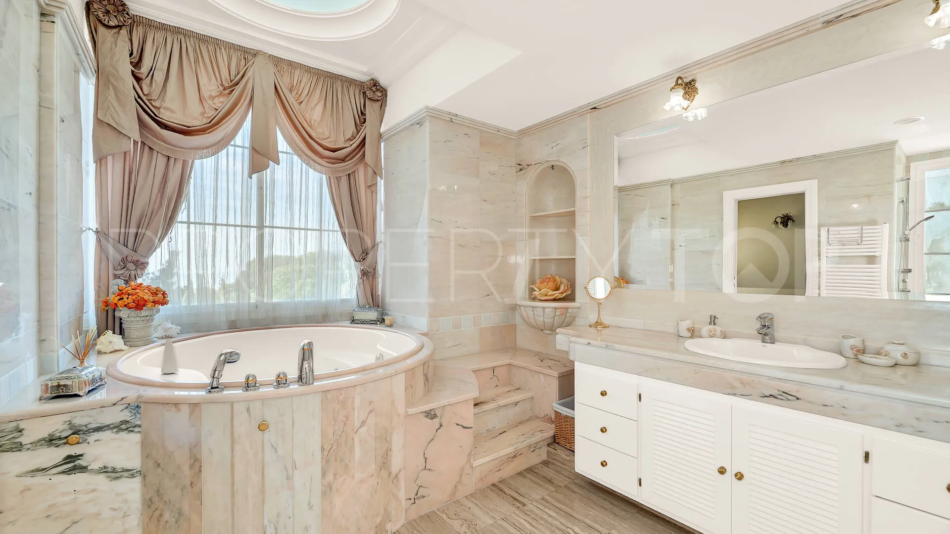 For sale Sierra Blanca villa