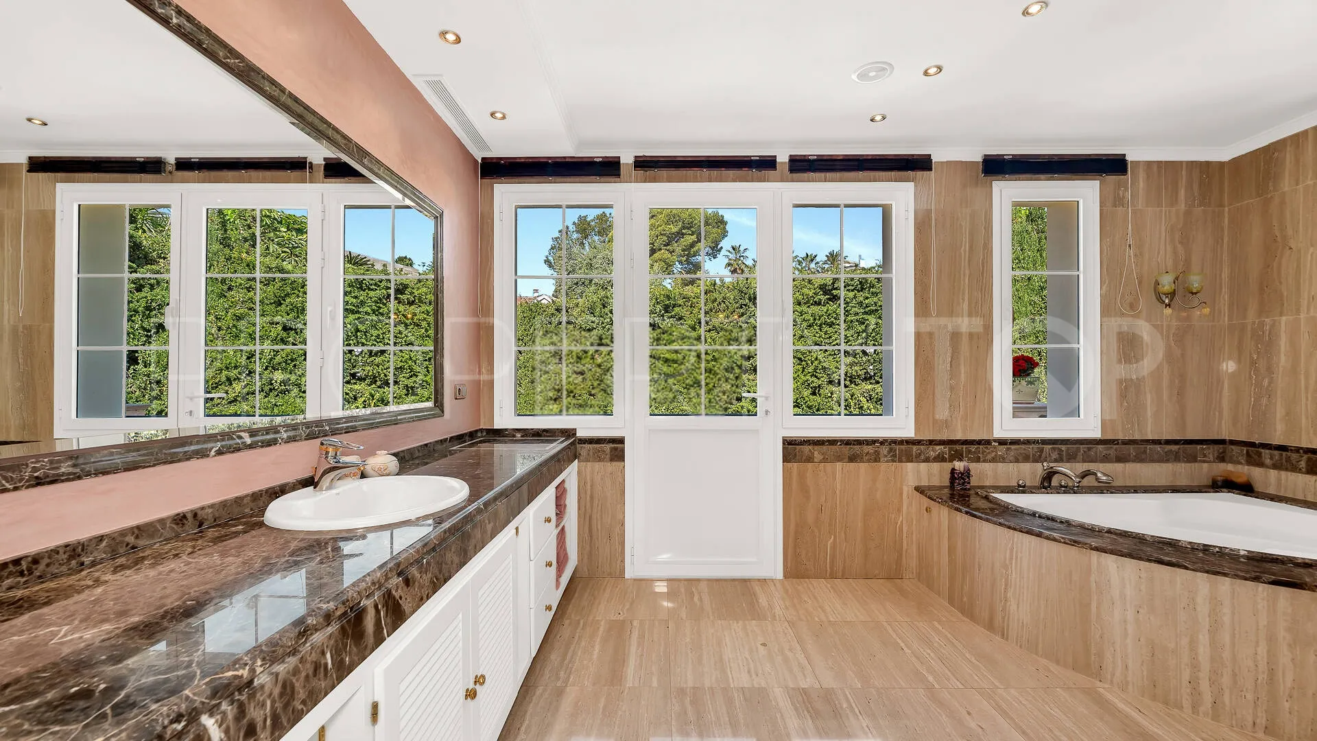 For sale Sierra Blanca villa