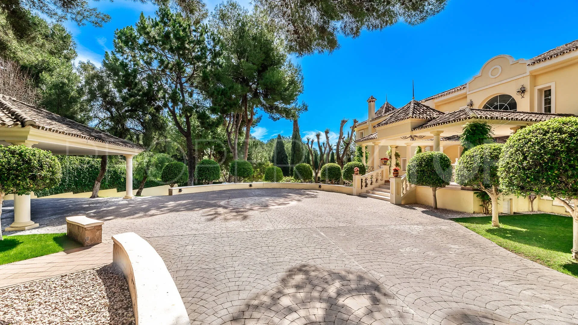 For sale Sierra Blanca villa