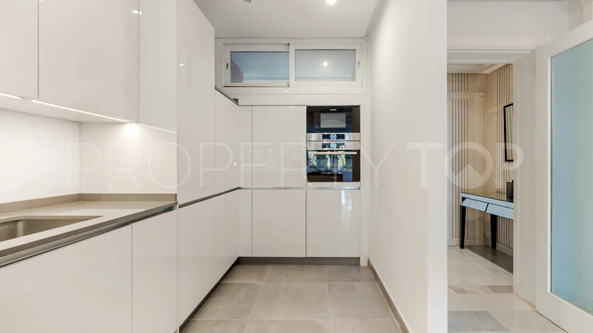 For sale apartment with 2 bedrooms in Golden Mile