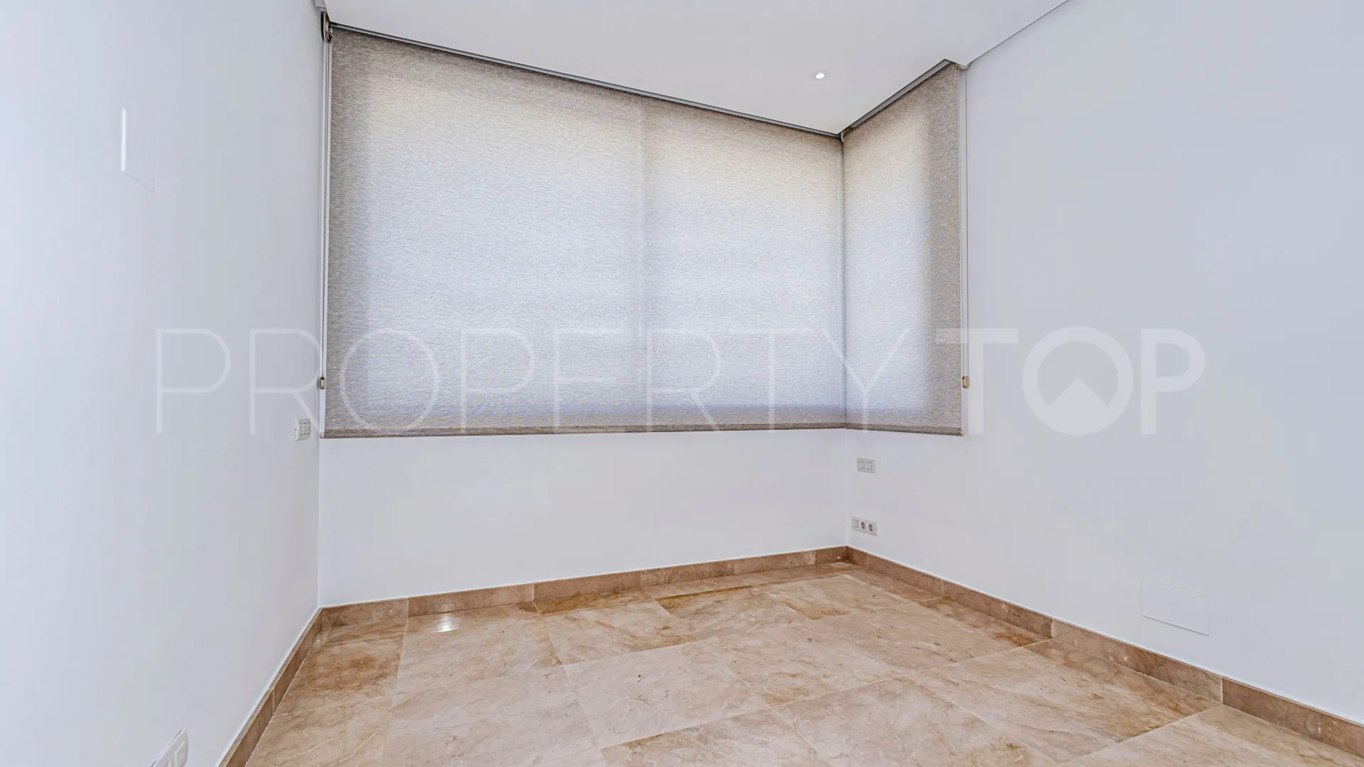 4 bedrooms town house in Rio Real for sale