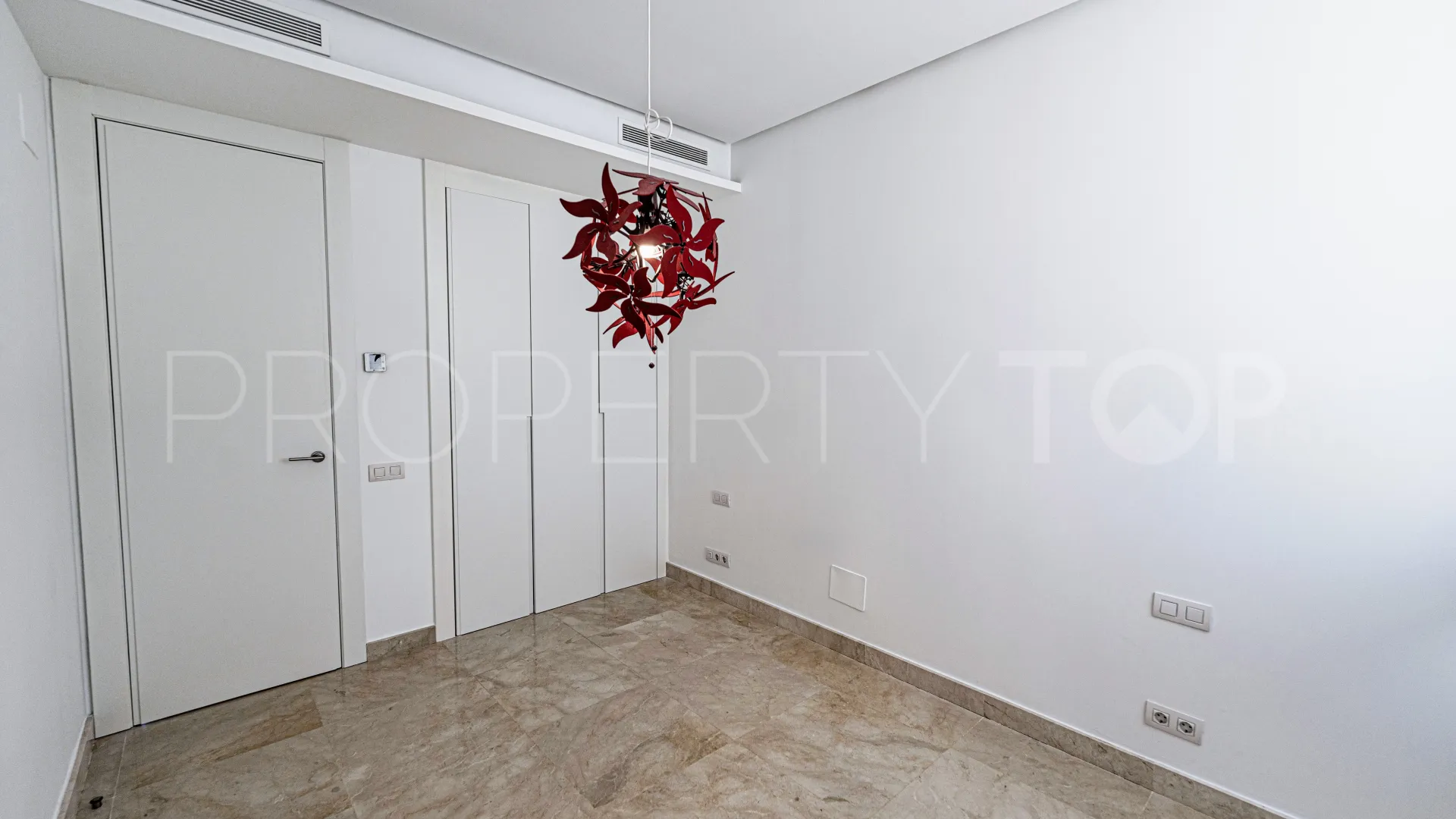 4 bedrooms town house in Rio Real for sale
