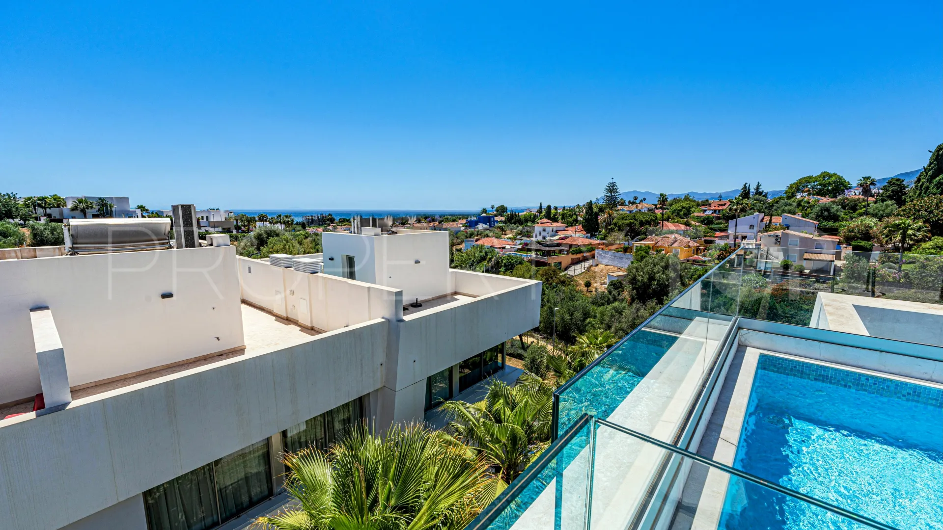 4 bedrooms town house in Rio Real for sale